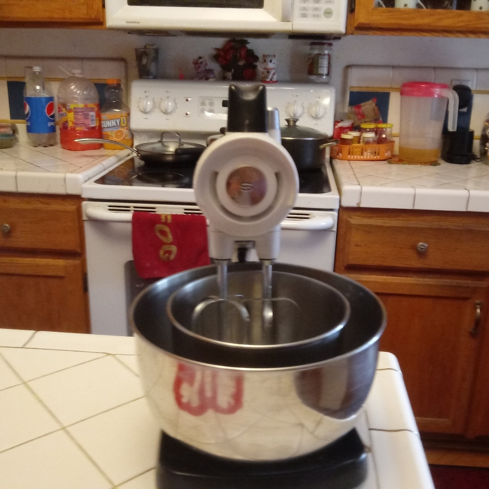 Mixer - Picture 2 of 5